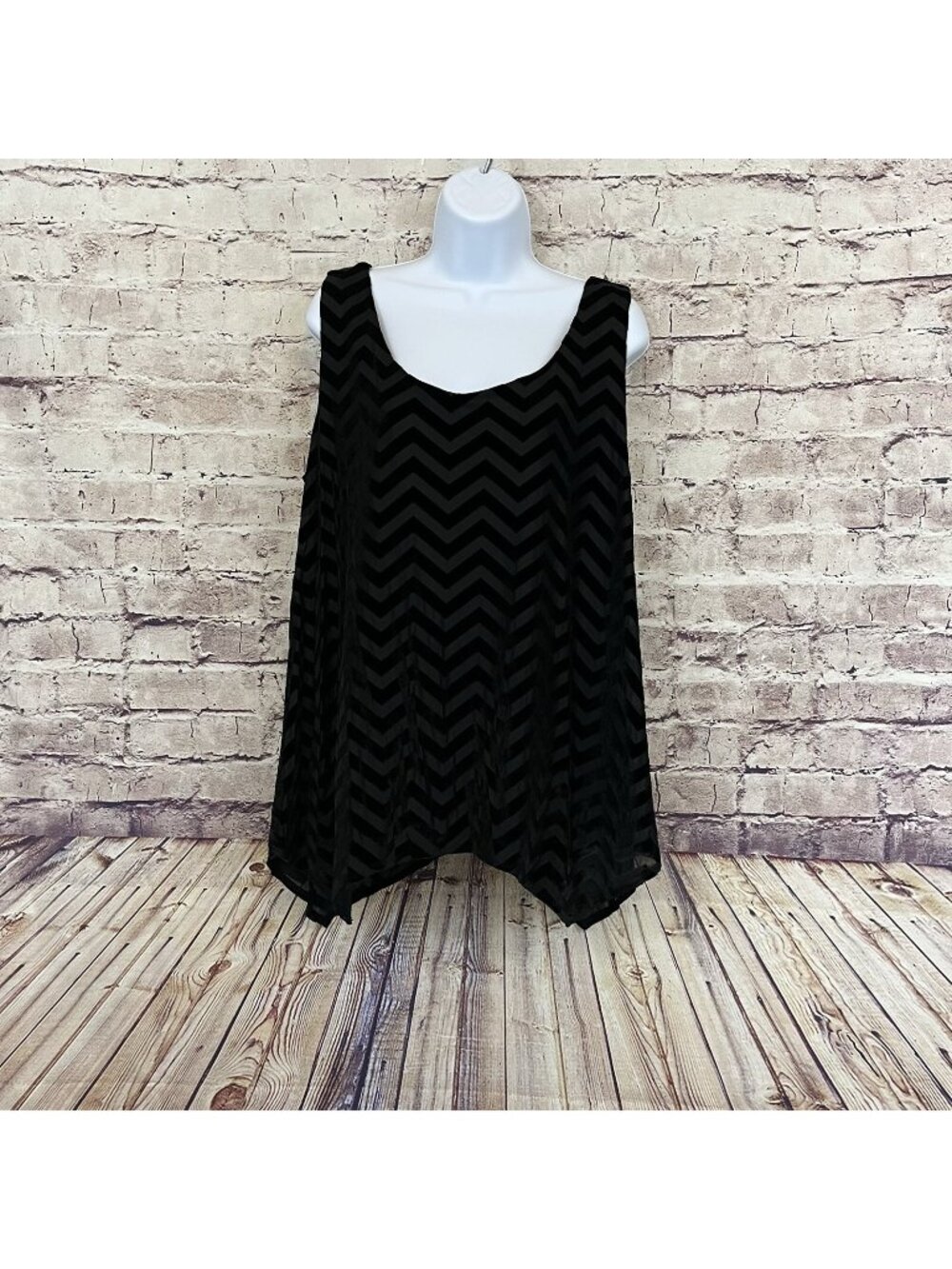 Lane Bryant Black Velour Chevron Shark Bite Hem Sleeveless Top